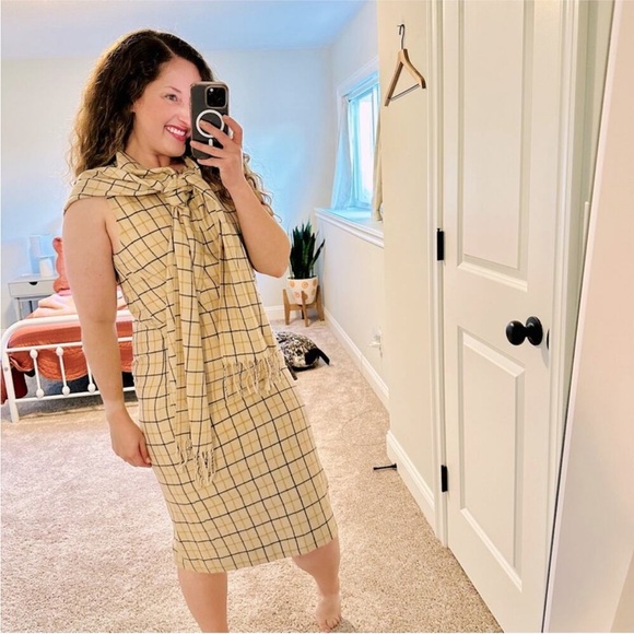 Carolina Herrera Dresses & Skirts - Carolina Herrera Plaid Cream Plaid Sheath Dress Small